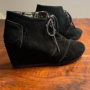 Toms Suede Booties